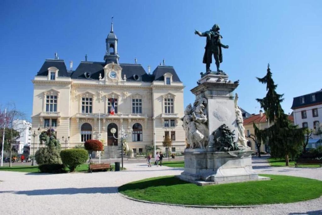 Le Zen -Studio Tout Equipe- Wifi Fibre- Centre Ville Avec Parking Tarbes Zewnętrze zdjęcie